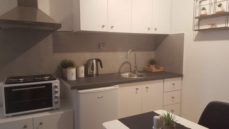 Apartment In The Heart Of The City 5 Lárisa Eksteriør bilde